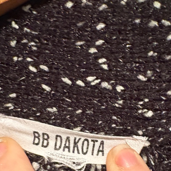 BB Dakota Black and White Knit Sweater - Picture 2 of 5